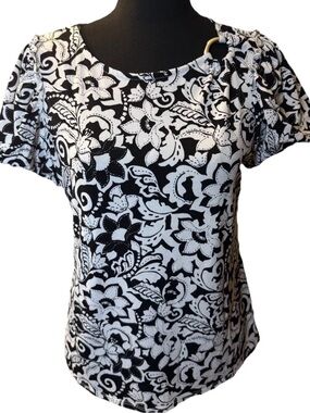 Adrienne Vittadini Women's Short Sleeve Floral Black/White Blouse, Size Small